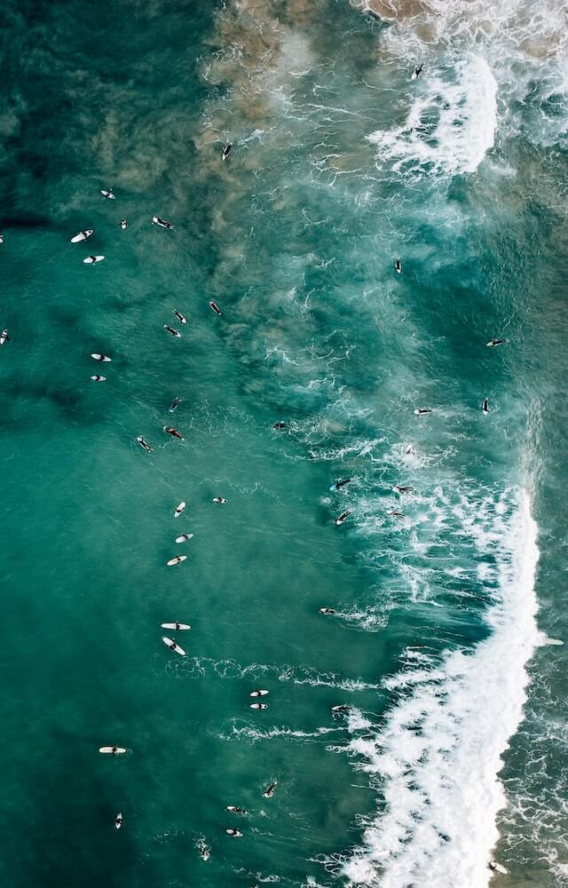 640px-waves_unsplash.jpg (1×640 px, 99 KB)